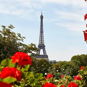 Plaza Athenee - Dorchester Collection Париж